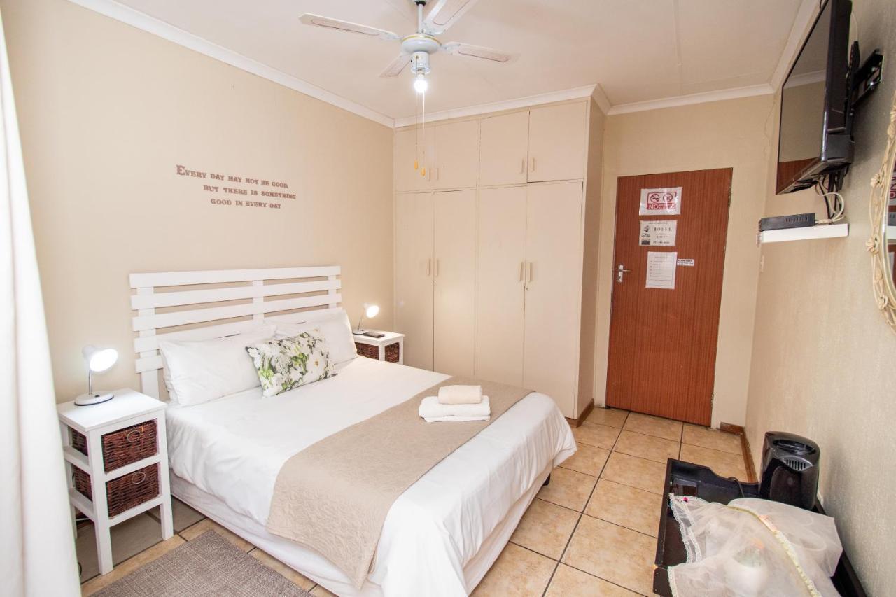 Gastehuis 17 Bloemfontein Esterno foto